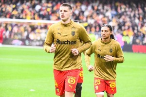 天助巴黎圣日耳曼！朗斯主场2-3被摩纳哥逆转，法甲4连胜宣告终结