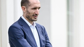 尤文图斯2-3遭国际米兰绝杀！赛后基耶利尼直言，对意甲裁判体系深感失望